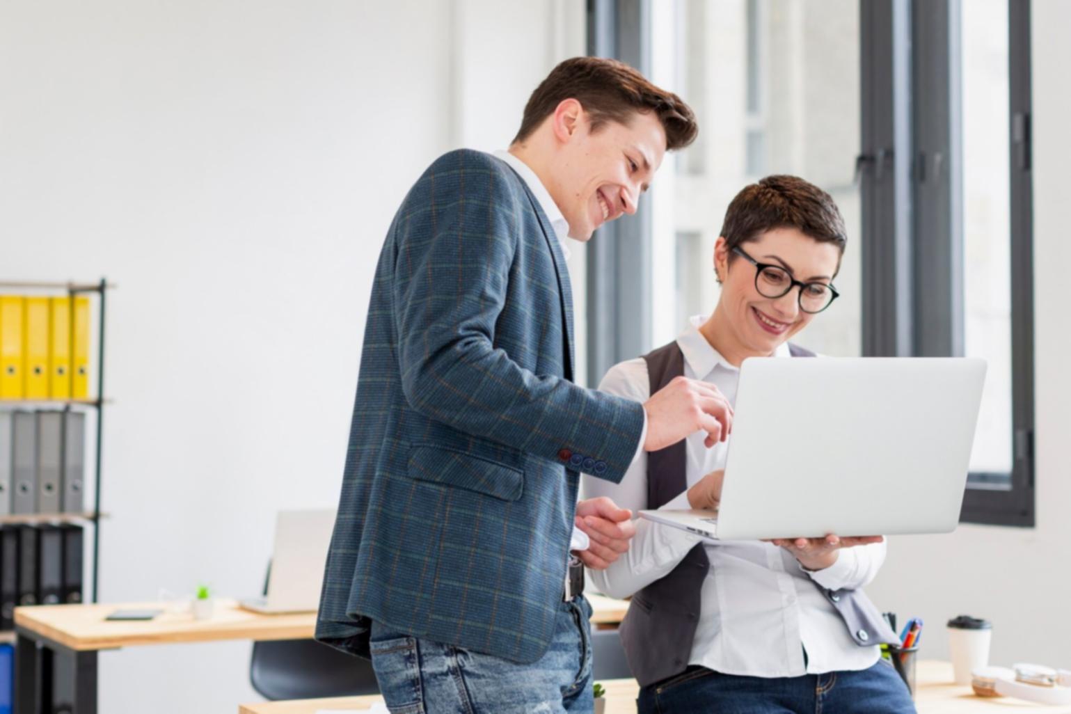 Session de formation en analyse financière avec présentation interactive